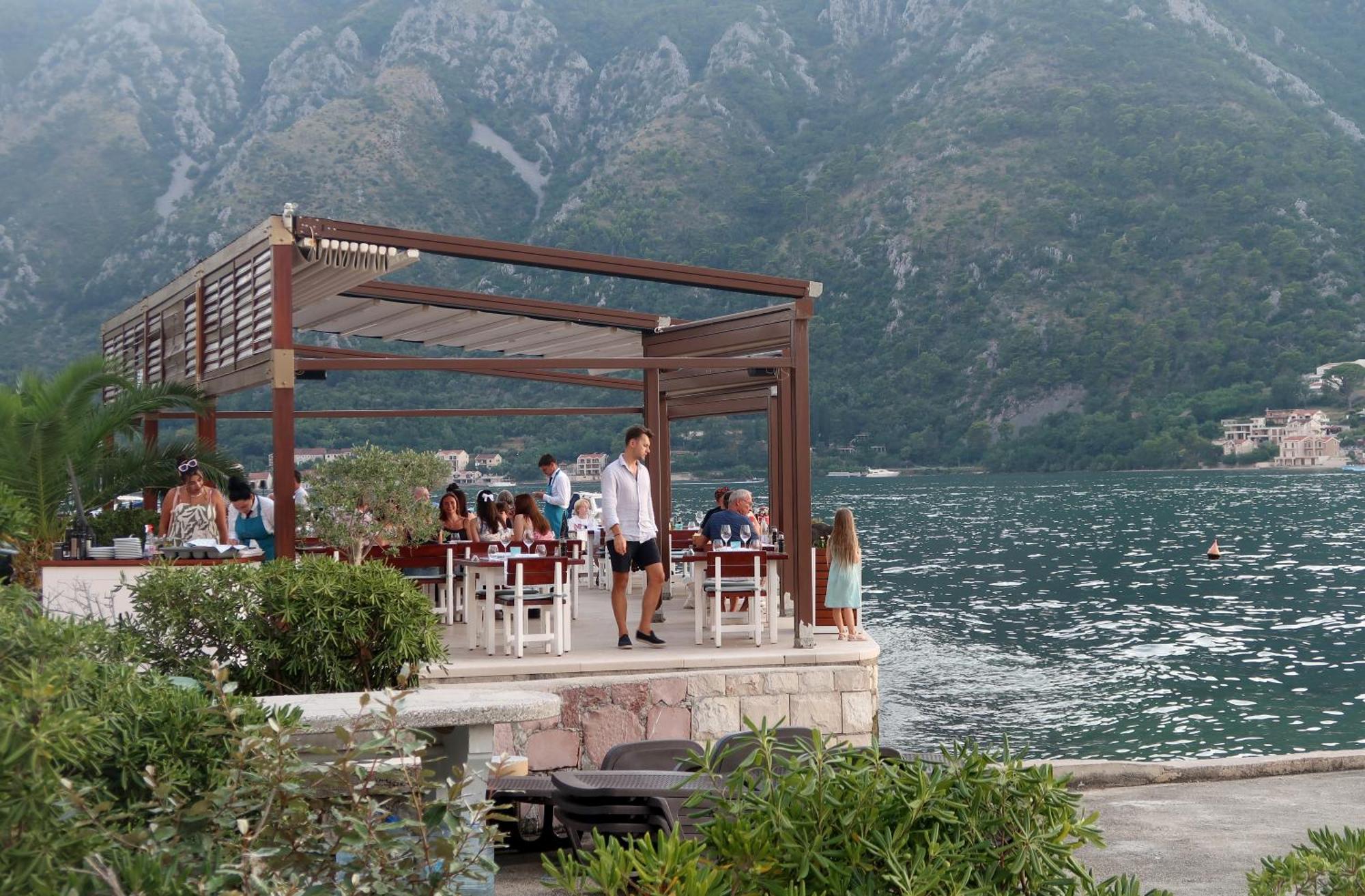 Cozy Nest, 350M To Beach, Free Parking, Wi-Fi Kotor Eksteriør billede