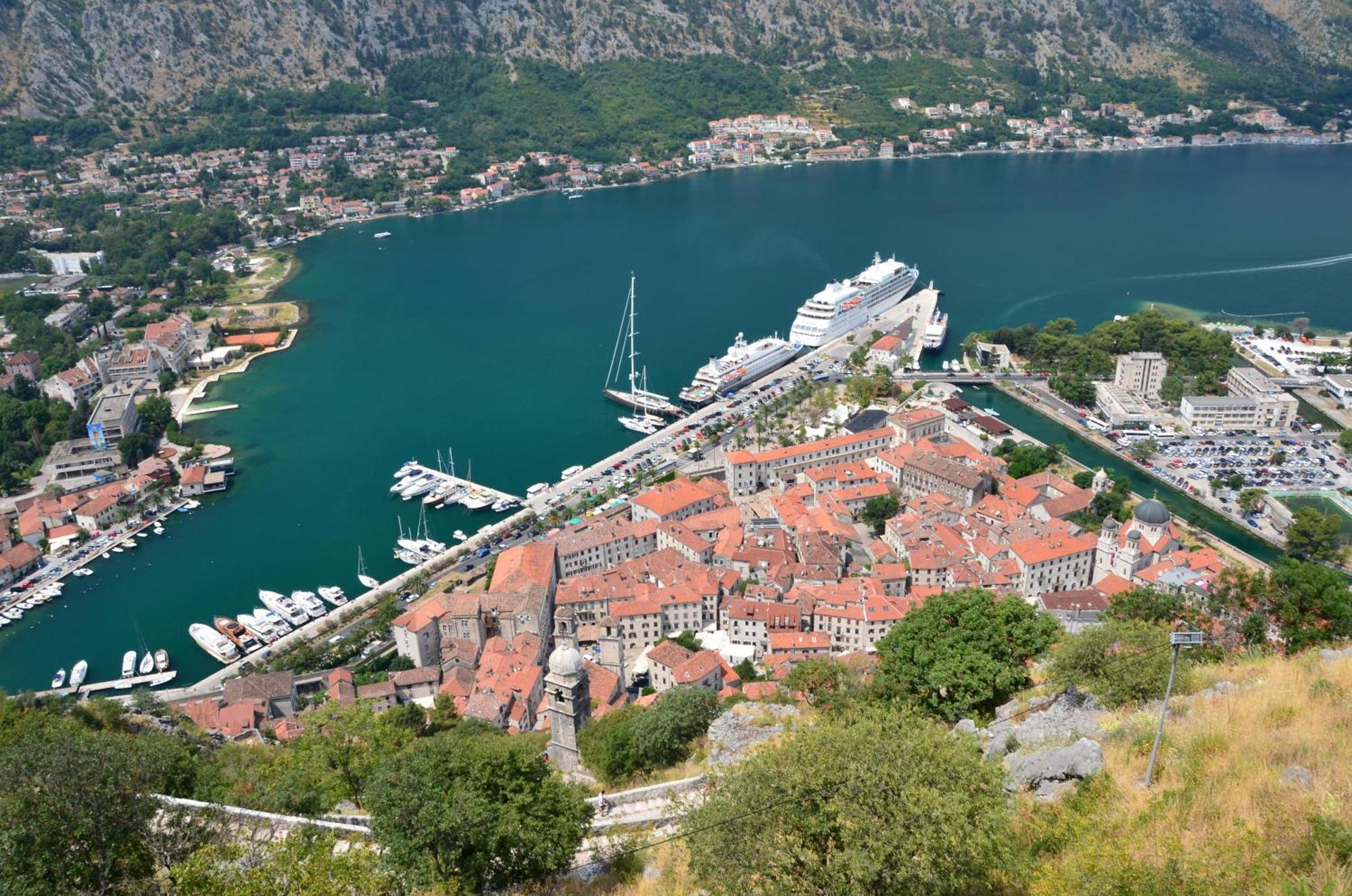 Cozy Nest, 350M To Beach, Free Parking, Wi-Fi Kotor Eksteriør billede