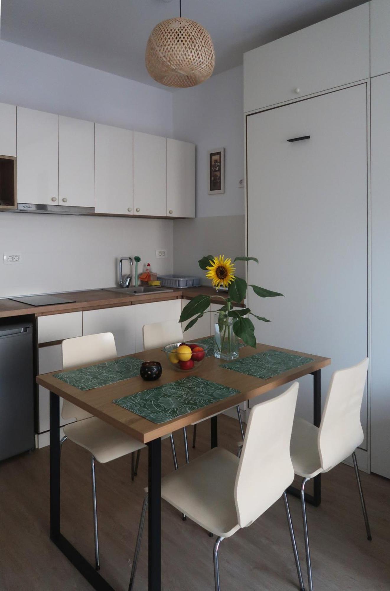 Cozy Nest, 350M To Beach, Free Parking, Wi-Fi Kotor Eksteriør billede